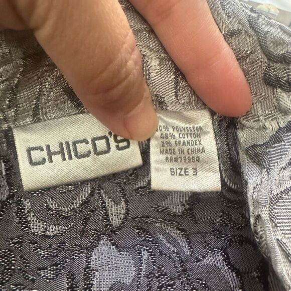 Chico’s Gray Silver Rose Embossed Pattern Button Front Jacket sz 3/ XL - Picture 6 of 9